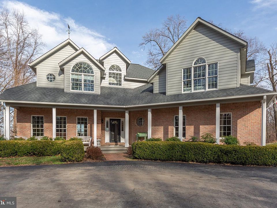 1st image of 30 Cannon Bluff Dr