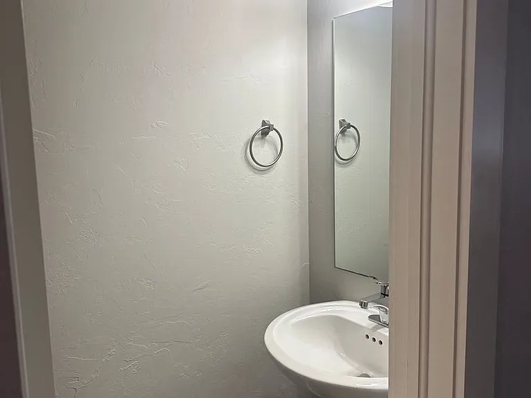 732 SW 14th St #14 — Photo 10