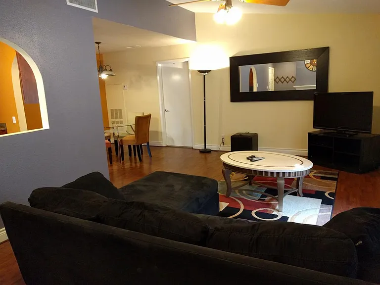1915 Augusta Dr #7 — Photo 9
