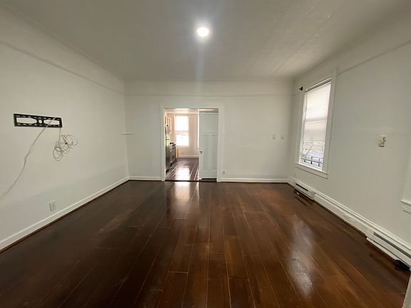 4th image of 685 E 224th St Floor 1