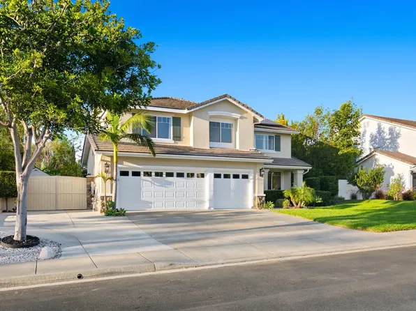 1884 Autumn Ln, Vista, CA 92084