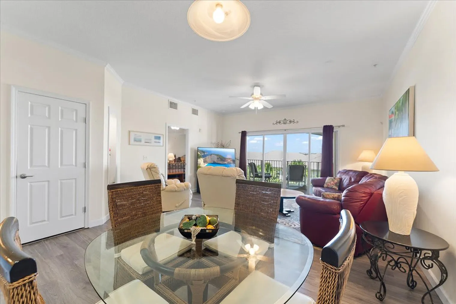 2 bed, 2.0 bath, 1410 sqft, $3,249 — Photo 4