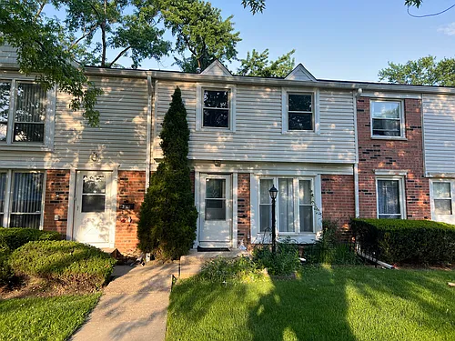 2062 Essex Ct Photo 1