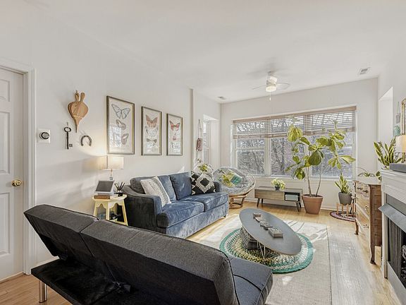 4th image of 3108 W Belle Plaine Ave #3