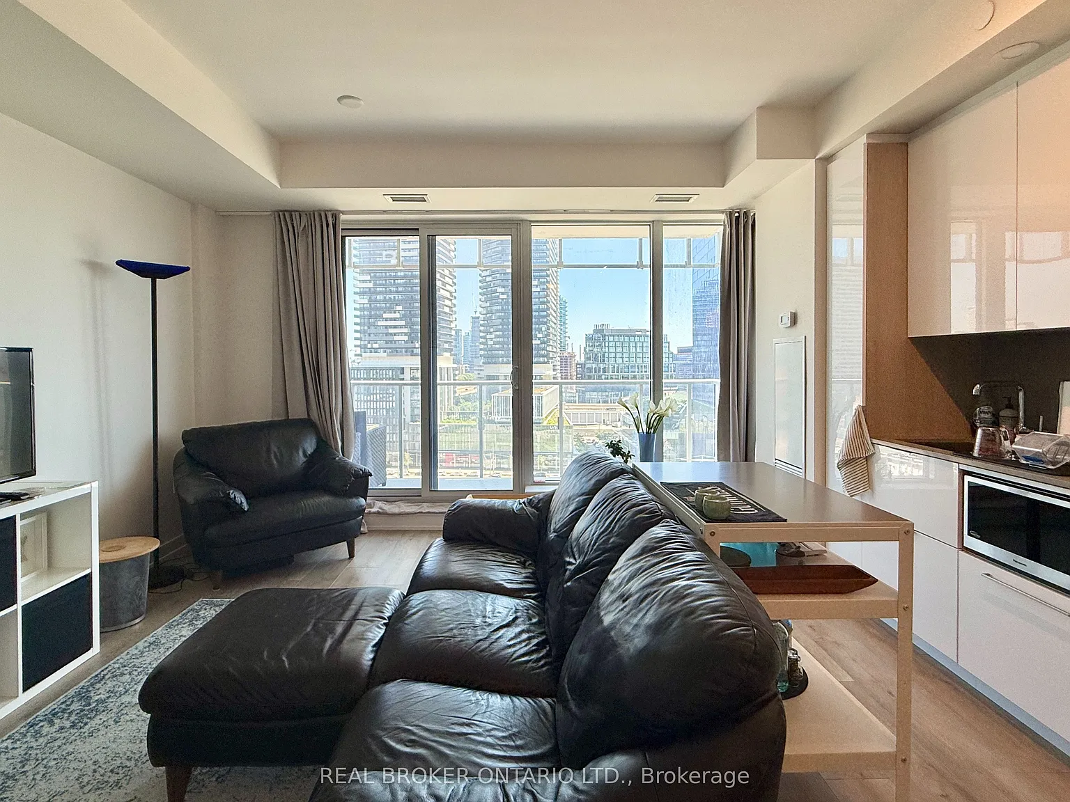 2 bed, $2,600 — Photo 3