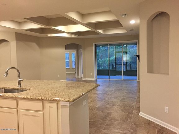 5th image of 275 Hutchinson Ln