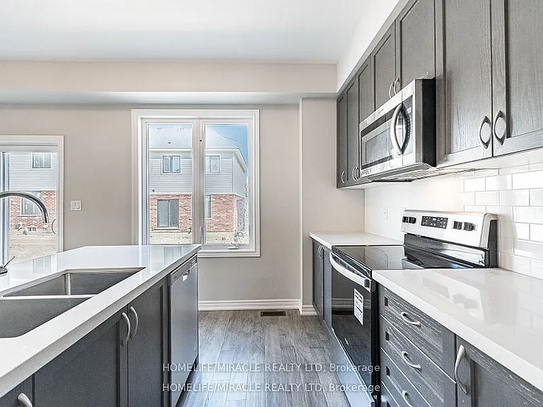 140 Aquasanta Cres — Photo 18