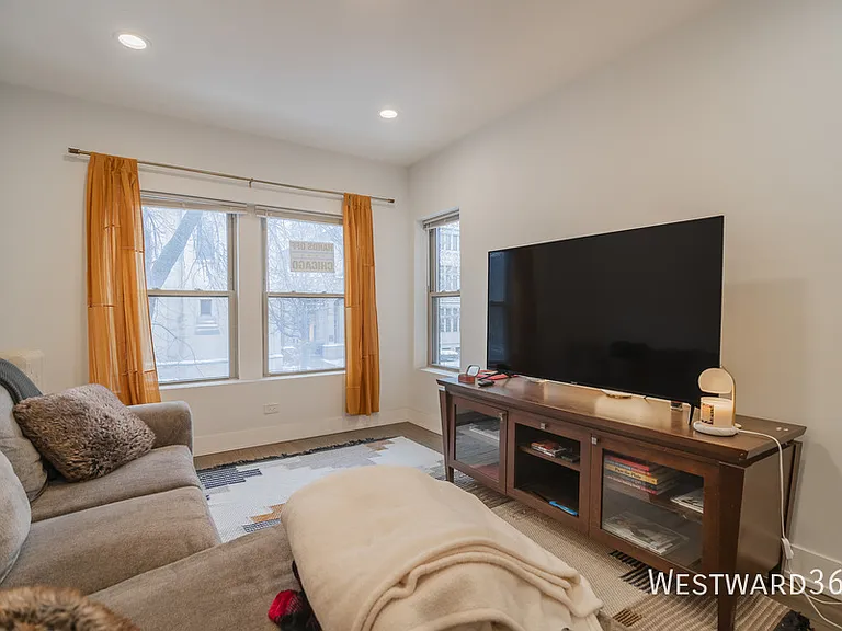6207 N Glenwood Ave #2 — Photo 2