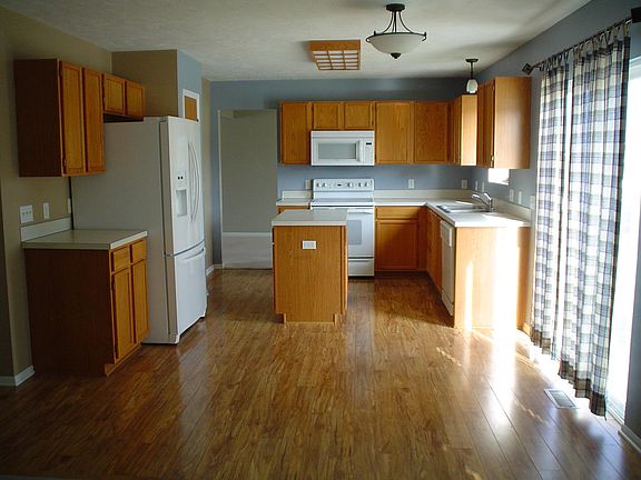 5th image of 11709 S 28th St