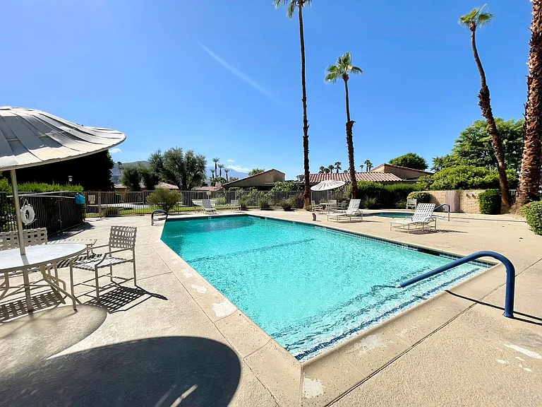 35 Malaga Dr — Photo 30