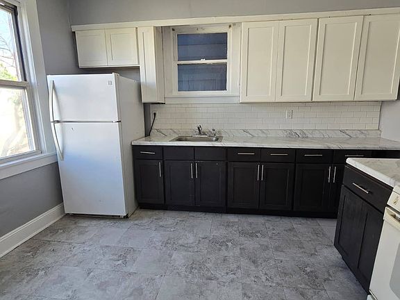 3rd image of 87 Rosa Parks Blvd #2
