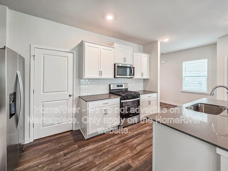 667 13th Avenue Dr NE — Photo 6