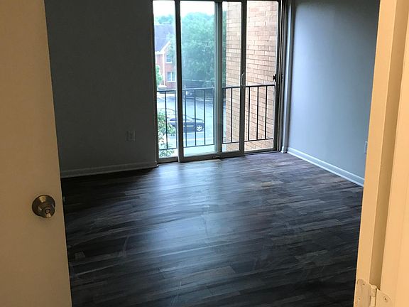5th image of 200 Locust St SE Suite 401