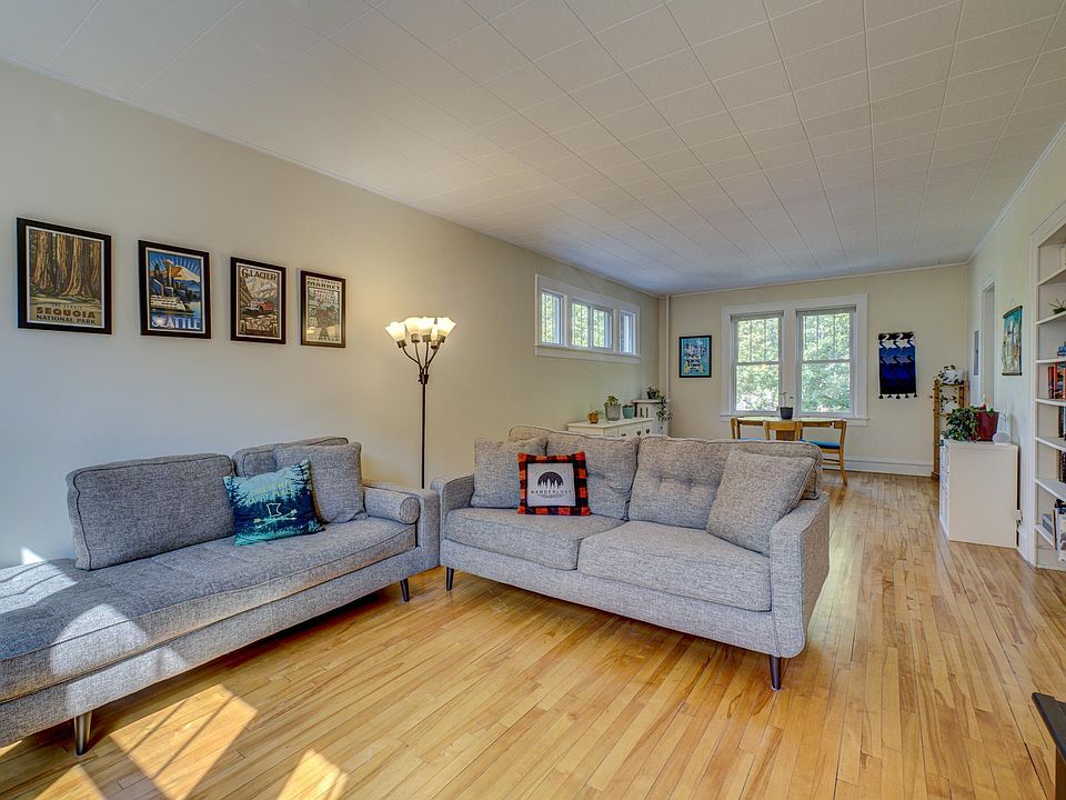 1st image of 123 Lexington Pkwy S APT 3
