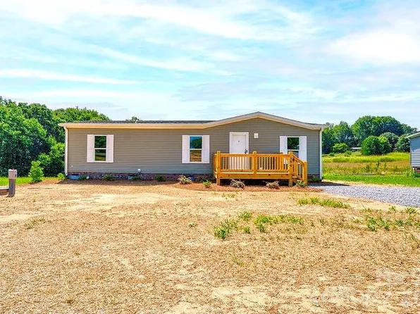 106 Advent Dr, Grover, NC 28073