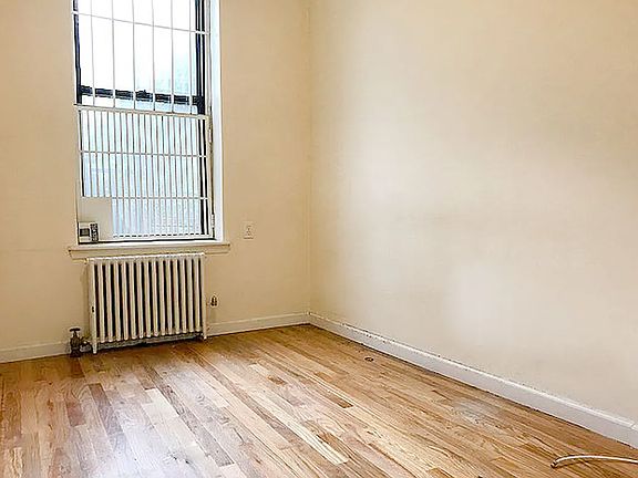 5th image of 105 E 10th St APT 1C