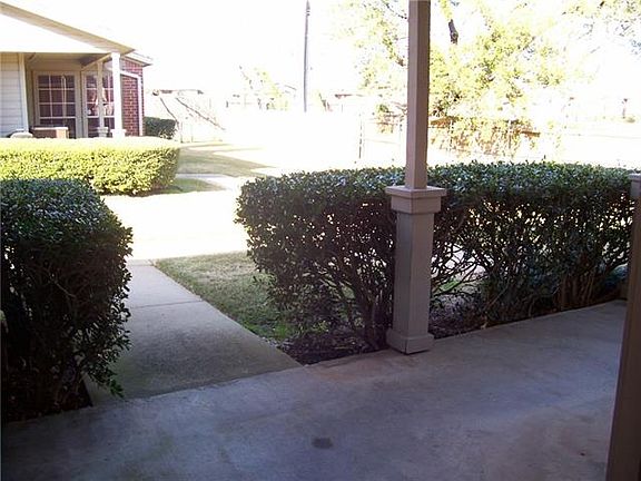 5th image of 1411 Meadowood Village Dr