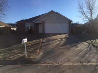 840 S Eastview Dr #HOUSE, Fayetteville, AR 72701