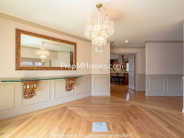 8817 NW Hazeltine St — Photo 5
