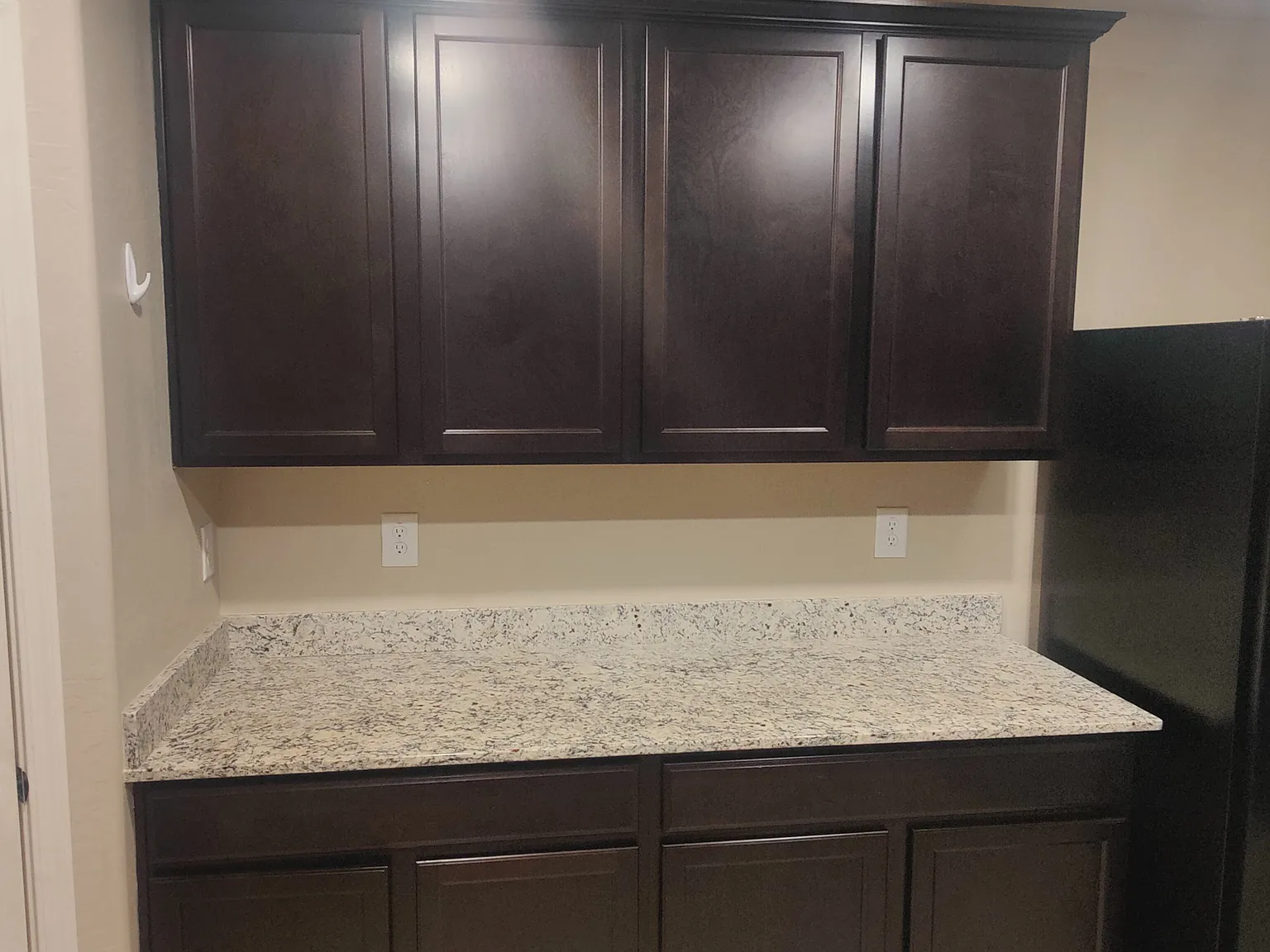 4 bed, 2065 sqft, $2,200 — Photo 4