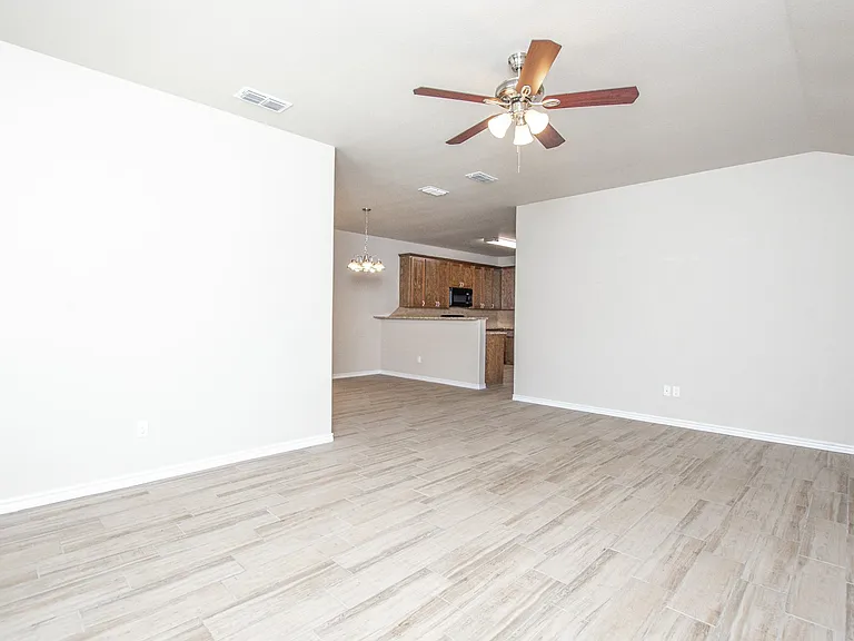 2551 Leroy Ln #B — Photo 2