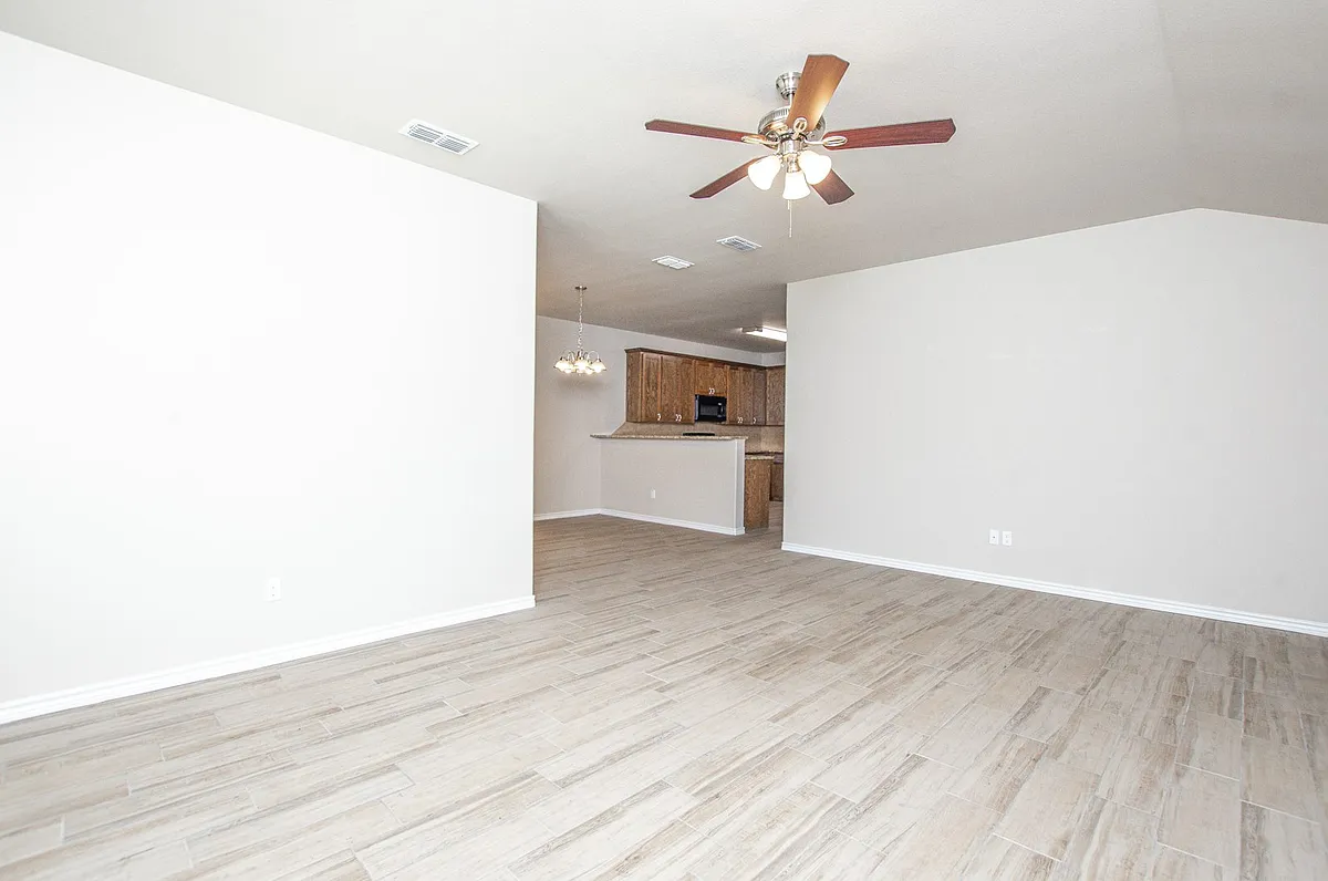 Building Photo - 2551 Leroy Ln #B