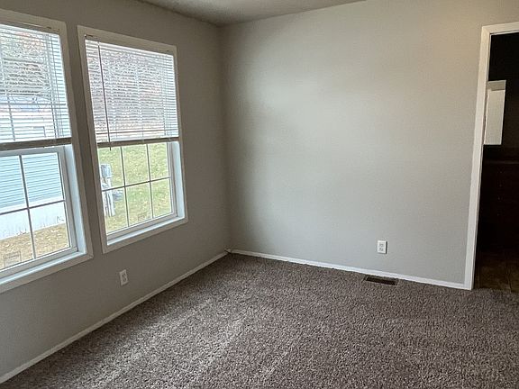 3rd image of 425 Cider Mill Dr #10