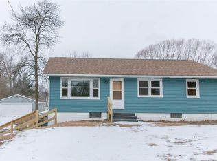 3102 Bowling St SW, Cedar Rapids, IA 52404