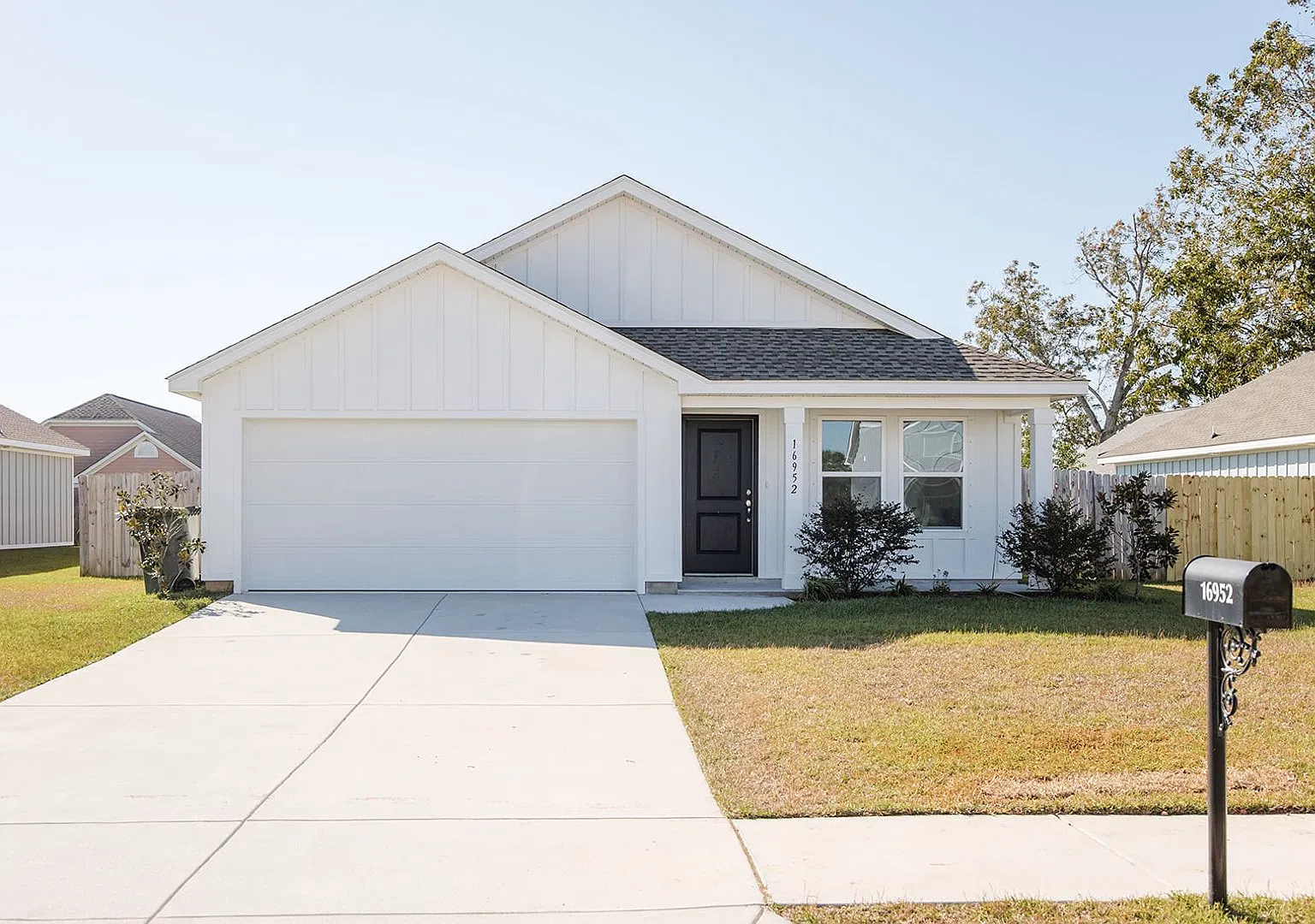 Beautiful Newer Construction Home for Rent in Loxley — Photo 1