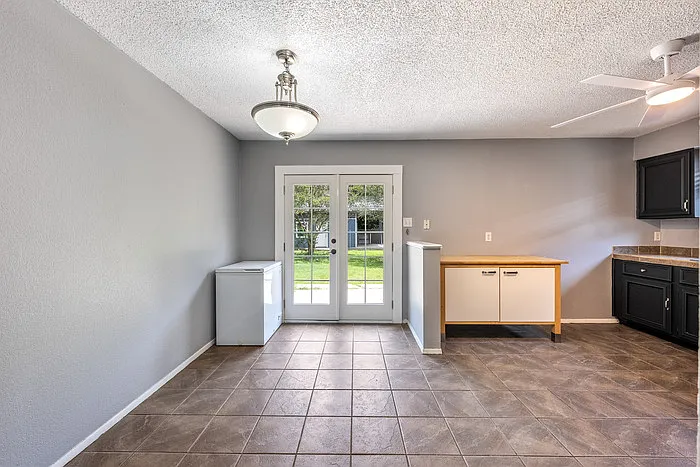 1153 Brookswood Ave — Photo 3