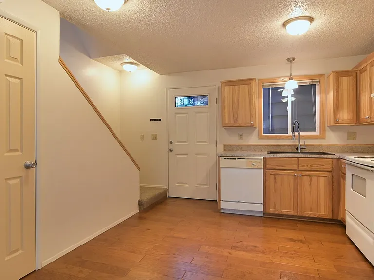 1437 High St — Photo 7