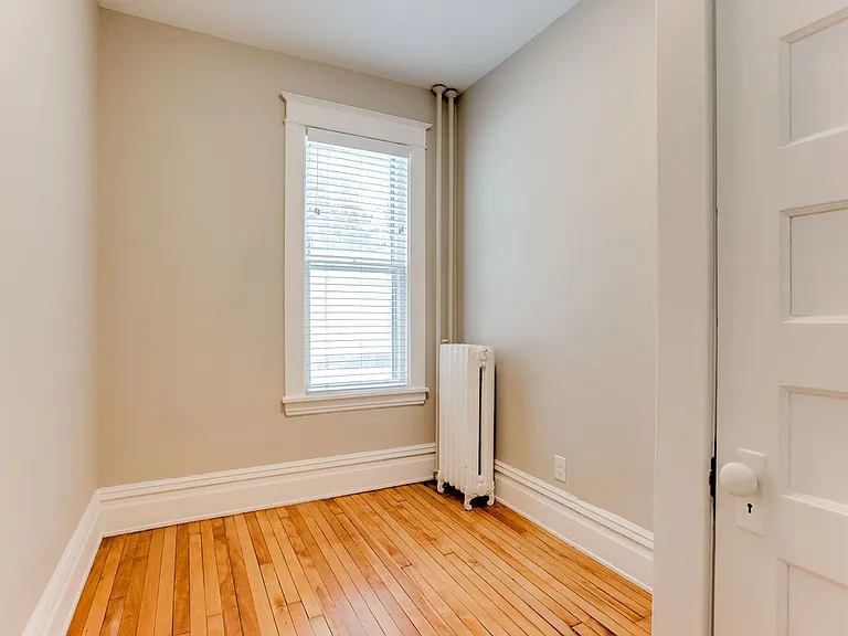 941 Goodrich Ave — Photo 12