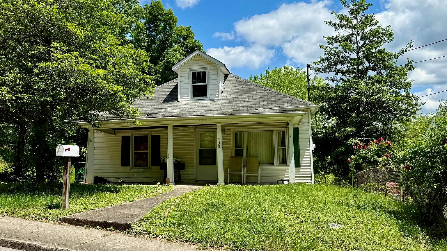 1732 Belmont St photo 1