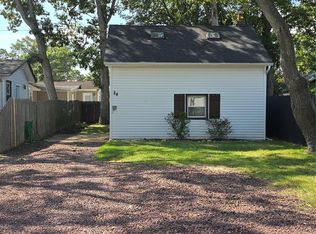 84 Pleasure Ave, Ronkonkoma, NY 11779