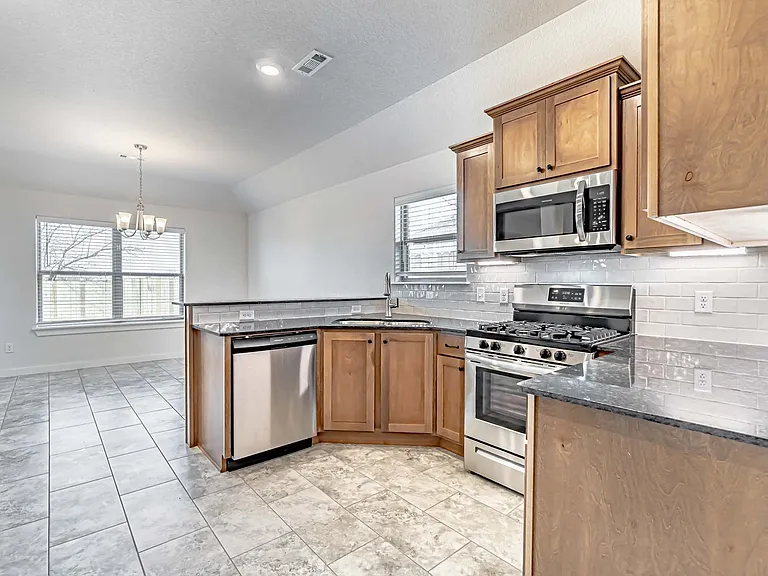 219 S Geranium Ln — Photo 4