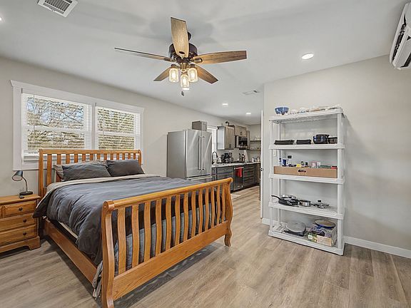 Fully furnished with queen bed