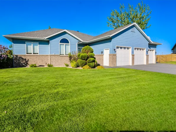 1002 Stewart Dr, Aberdeen, SD 57401