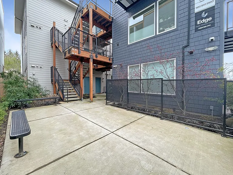Fremont Villas — Photo 25