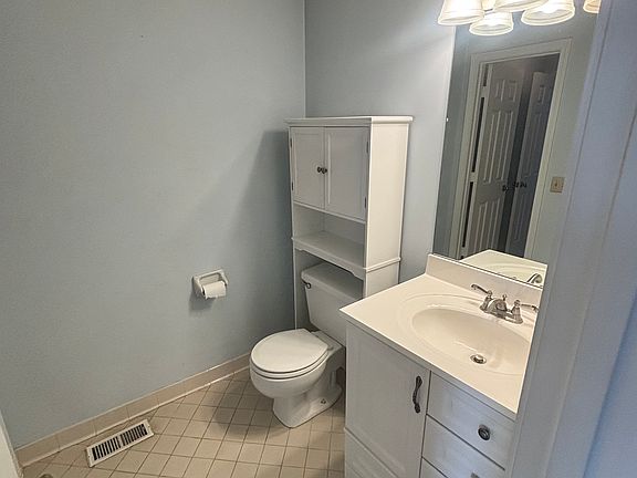 3rd image of 4790 Trousdale Dr