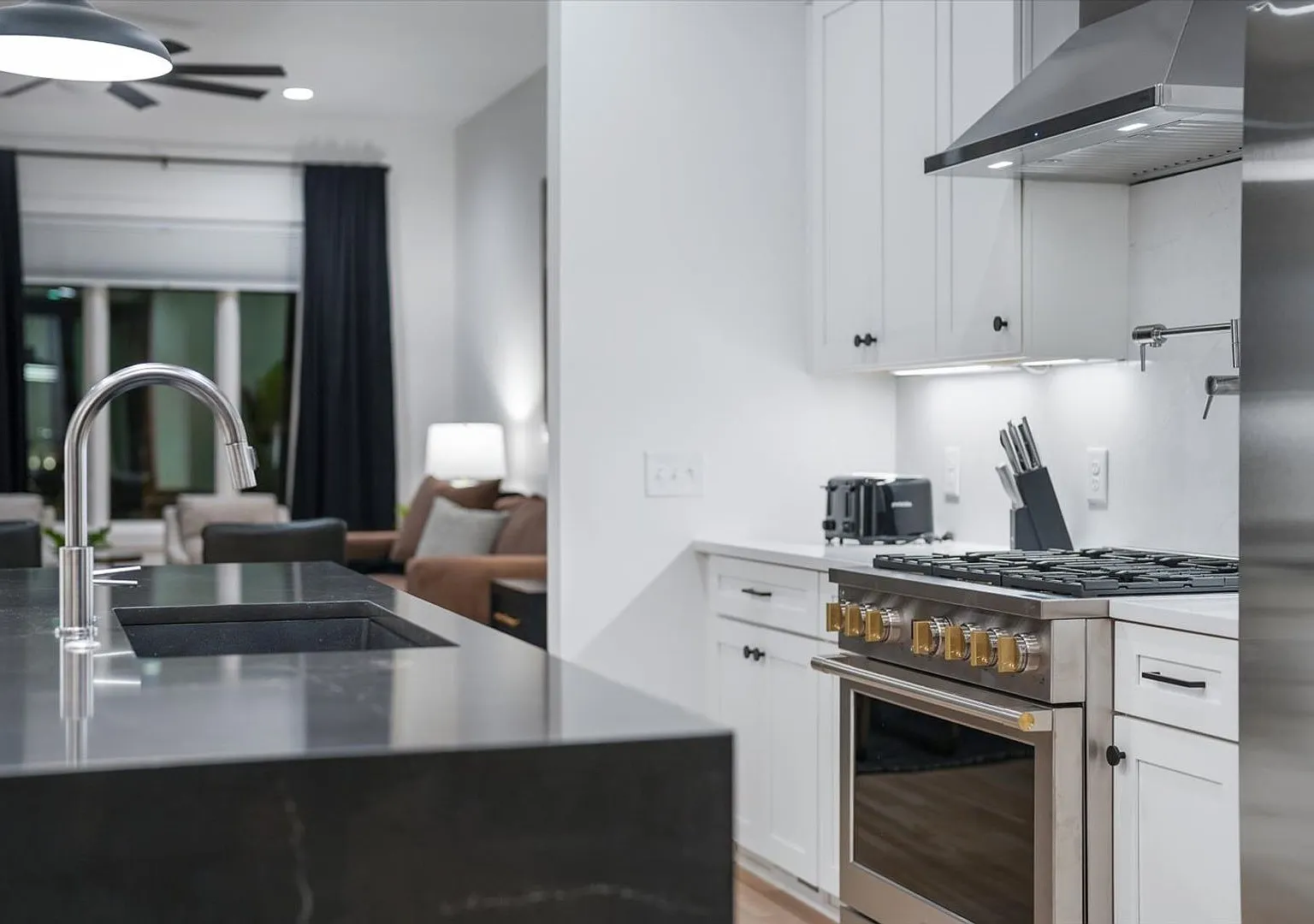 The Best Address in Germantown Fully Furnished Executive Townhome, Move-In Ready | $8,995/Mo — Photo 4