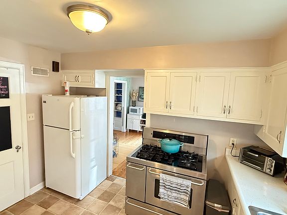 4th image of 6907 W Lloyd St
