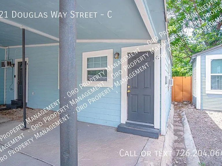 121 Douglas Way St #C — Photo 4