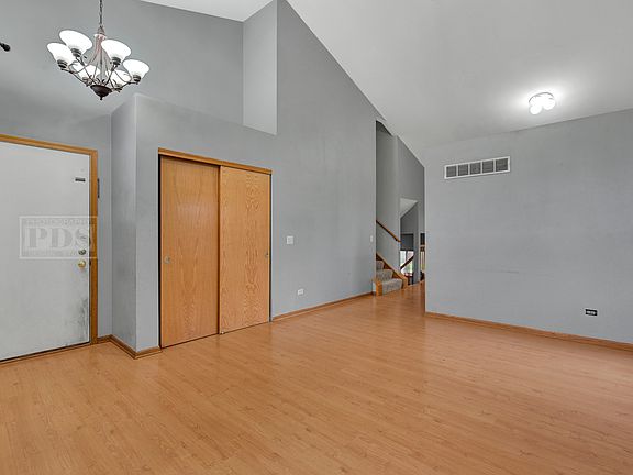 4th image of 5206 Burgess Dr
