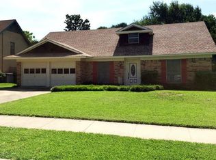 2410 Woodlawn Dr, Ennis, TX 75119