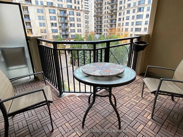 650 Sheppard Ave E #407 — Photo 3