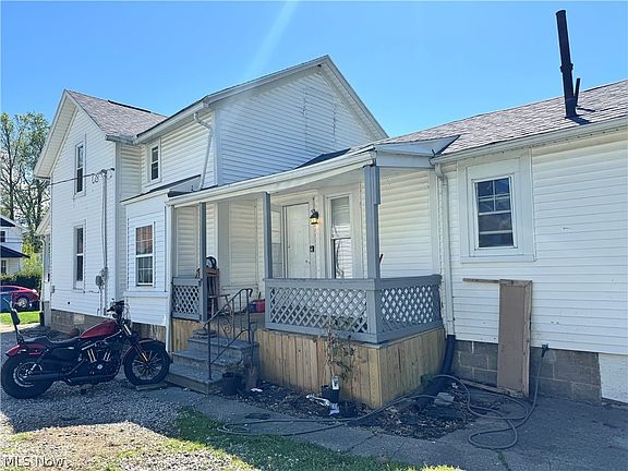 3rd image of 622 W 24th St