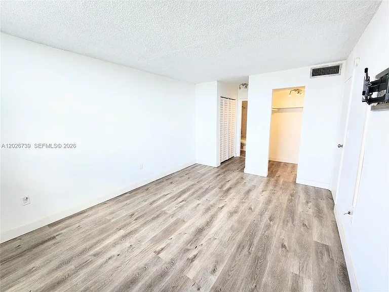 16465 NE 22nd Ave #610 — Photo 10