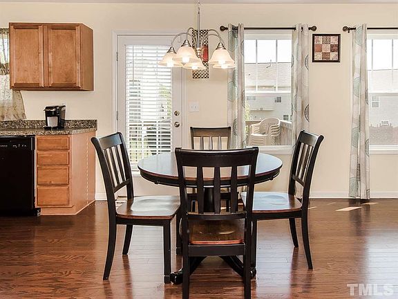 5th image of 107 Pink Dogwood Ln