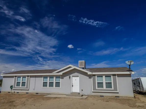 58 Road 3562, Flora Vista, NM 87415