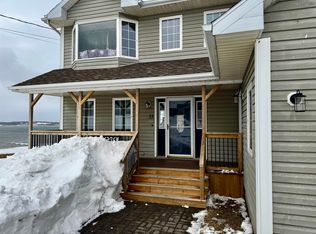 33 Turnbull St, Dominion, NS B1G 1W5